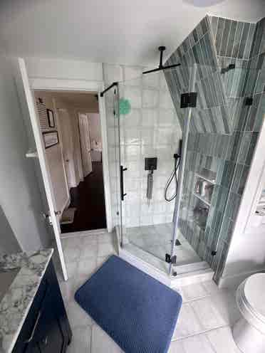 5-Bedroom – Parking & Laundry