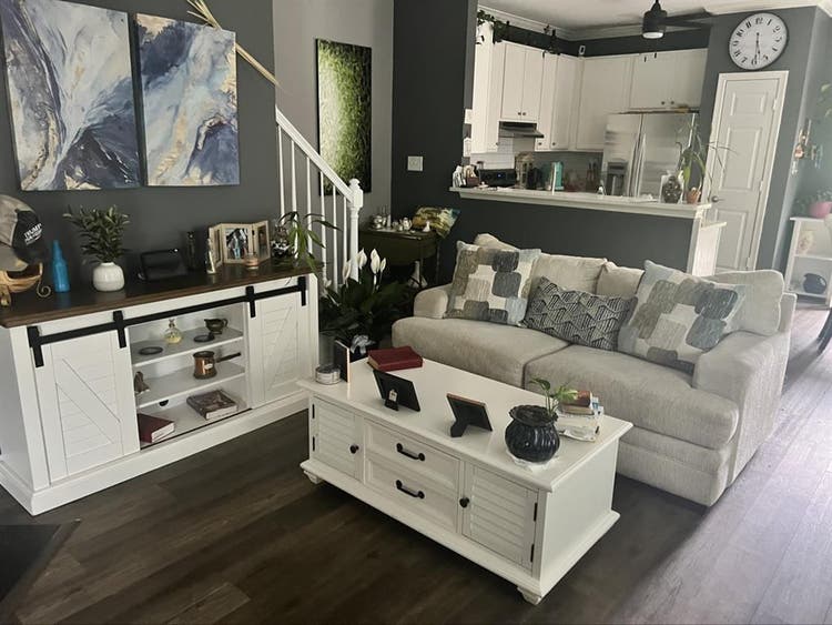 FURNISHED ROOM..AVAILABLE NOW