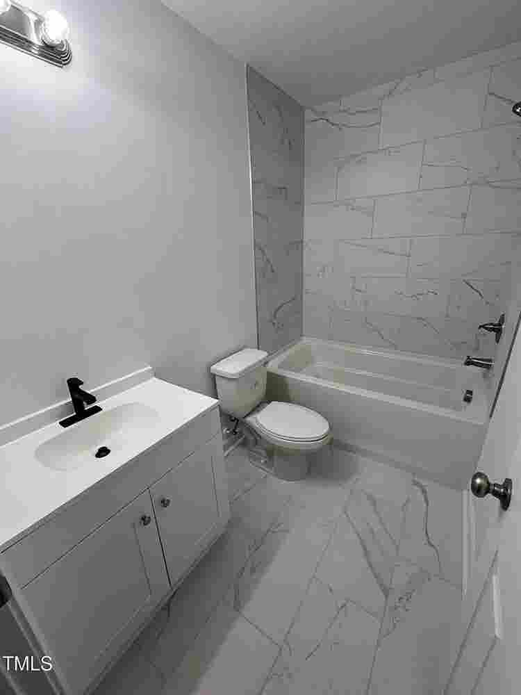 5 BR in Durham