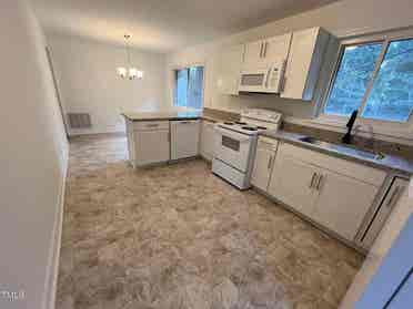 5 BR in Durham