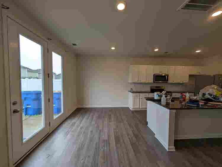 4 BR in Monroe
