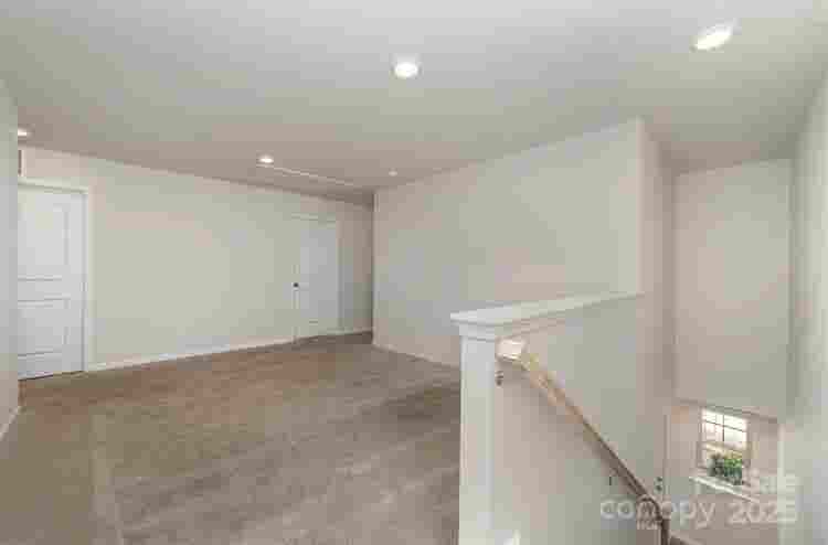 4 BR in Monroe