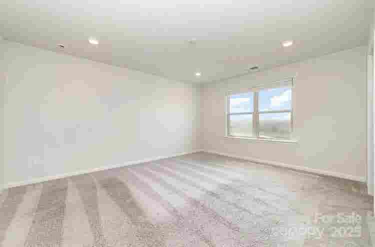 4 BR in Monroe