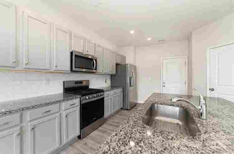 4 BR in Monroe