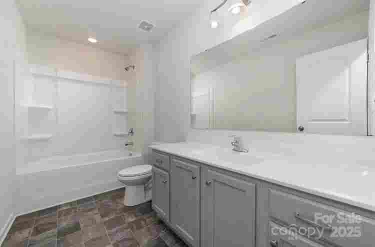 4 BR in Monroe