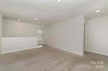 4 BR in Monroe