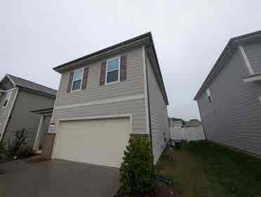 4 BR in Monroe