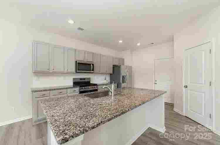 4 BR in Monroe