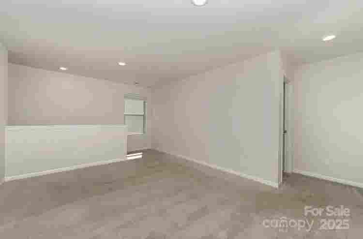 4 BR in Monroe