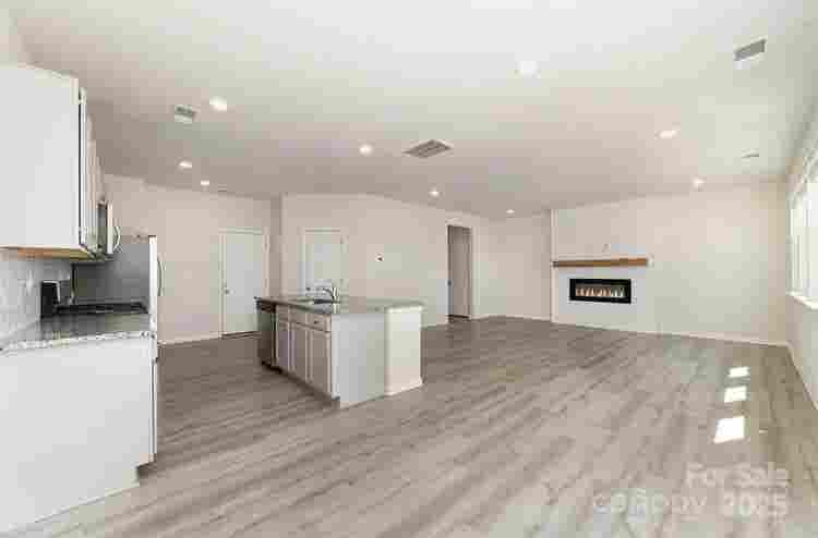 4 BR in Monroe