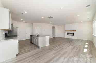 4 BR in Monroe