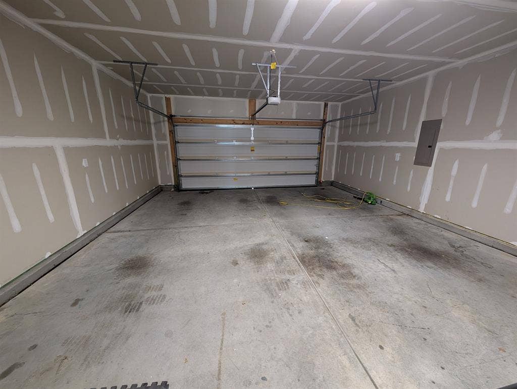 4 BR in Monroe