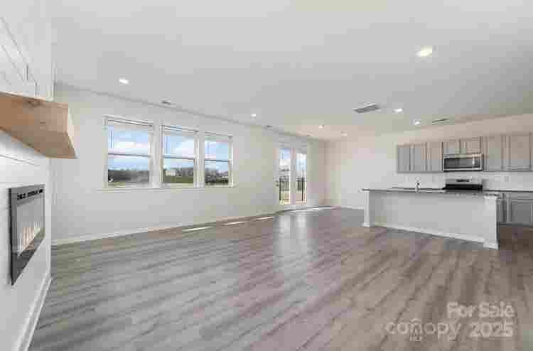 4 BR in Monroe