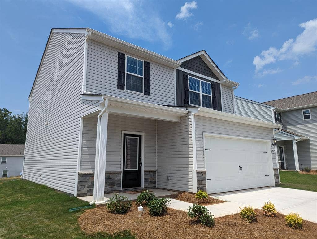 4 BR in Charlotte