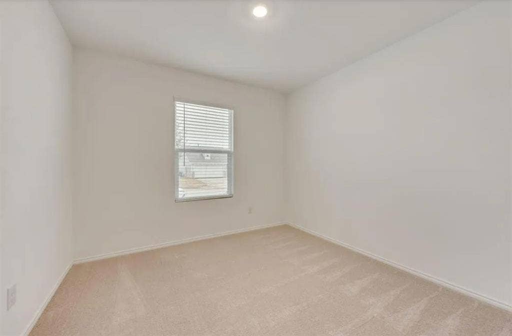 2 Private Rooms- All Bills Included