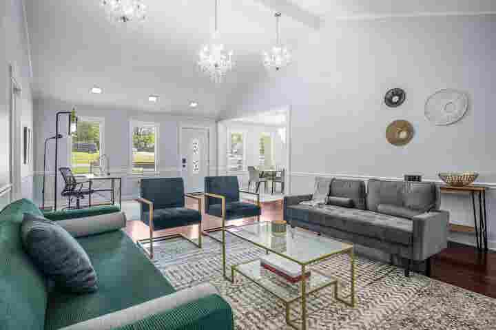 5 BR in Lilburn