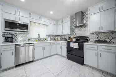 5 BR in Lilburn
