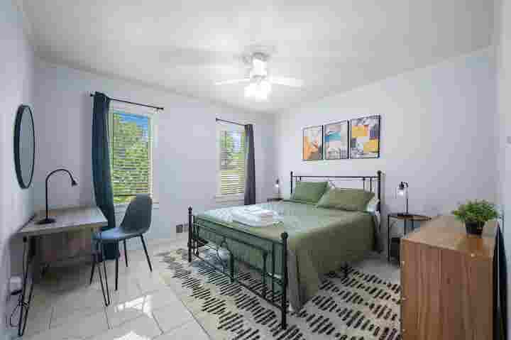 5 BR in Lilburn