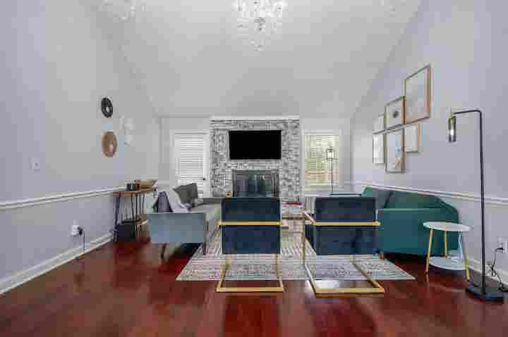 5 BR in Lilburn