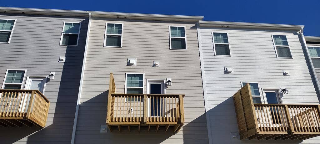3 BR in Apex