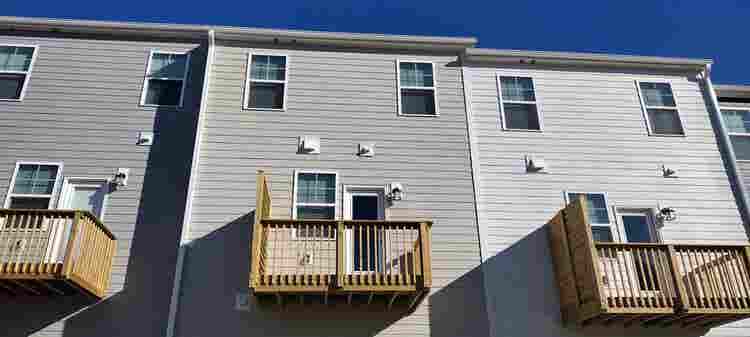 3 BR in Apex