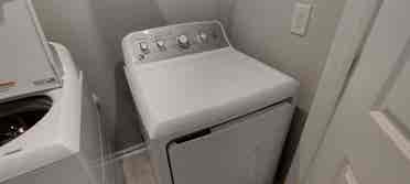 3 BR in Apex