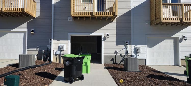 3 BR in Apex