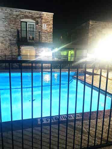 2 BR in Austin