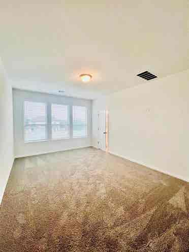 3 BR in Pflugerville