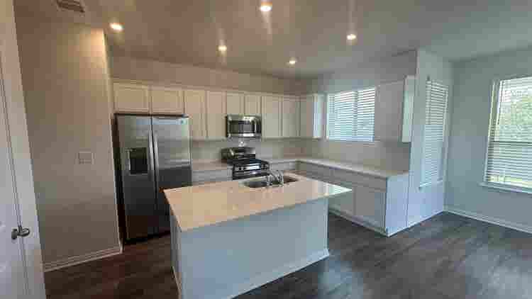 3 BR in Pflugerville