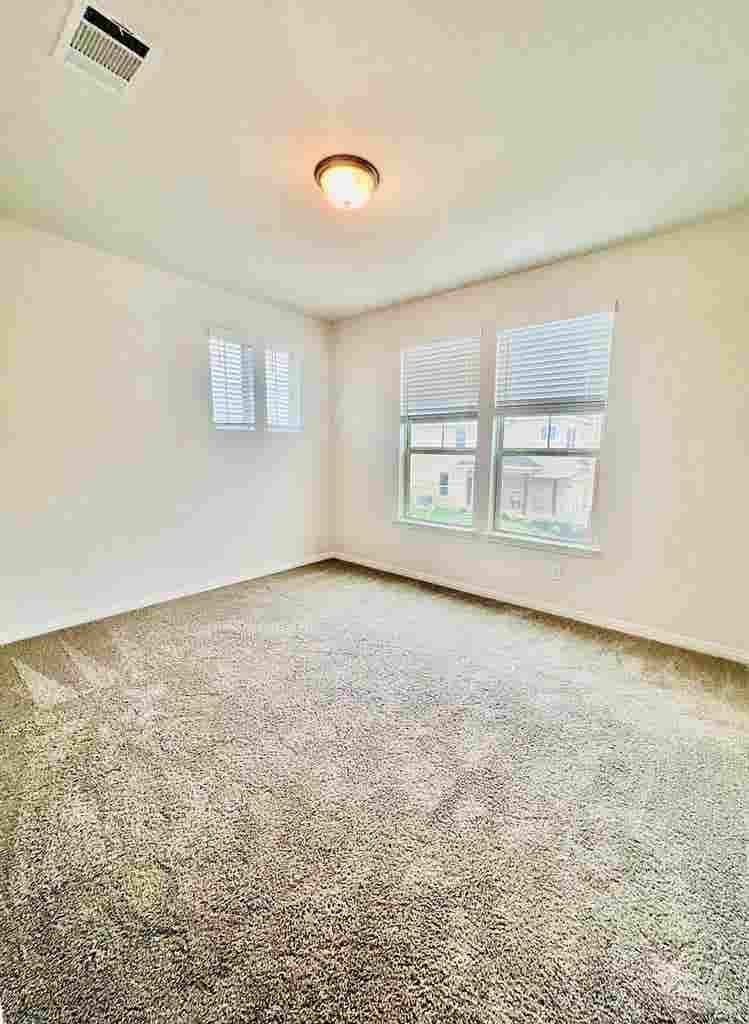 3 BR in Pflugerville