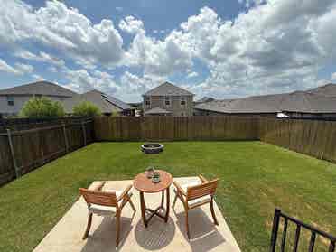 4 BR in Del Valle