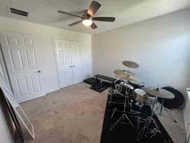4 BR in Del Valle