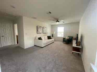 4 BR in Del Valle