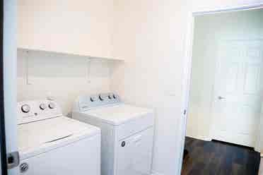 4 BR in Del Valle