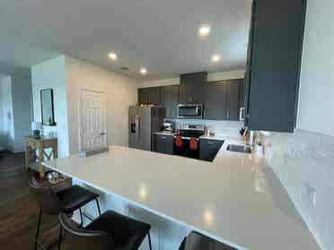 4 BR in Del Valle