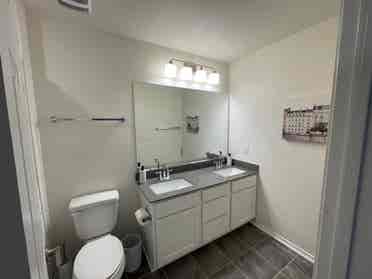 4 BR in Del Valle