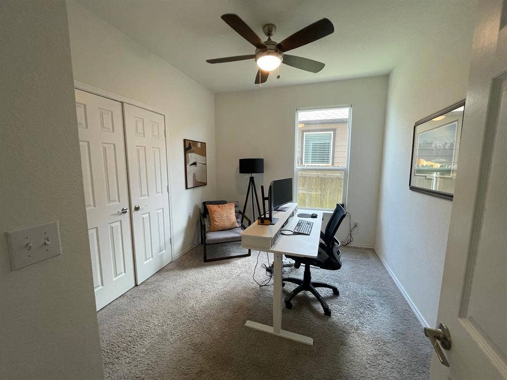 4 BR in Del Valle