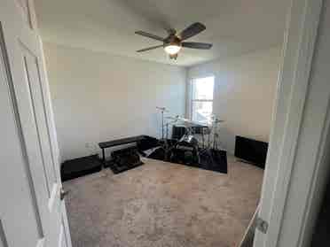 4 BR in Del Valle