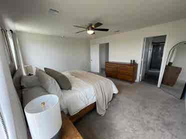 4 BR in Del Valle