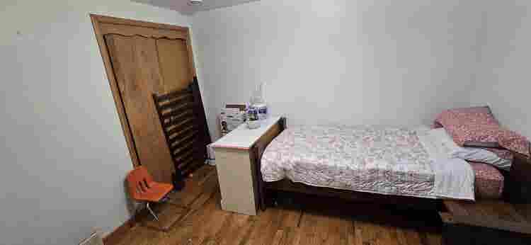 Room For Rent