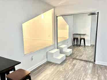 PRIVATE UPSTAIRS SUITE IN TEMECULA