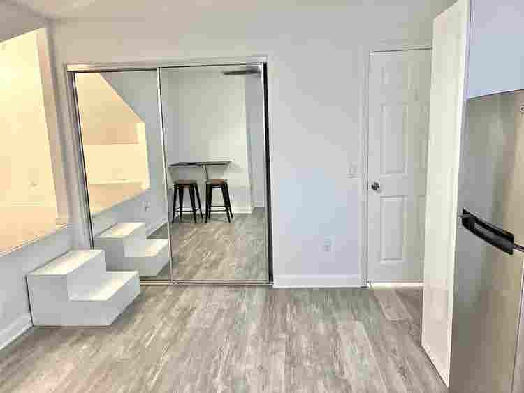 PRIVATE UPSTAIRS SUITE IN TEMECULA