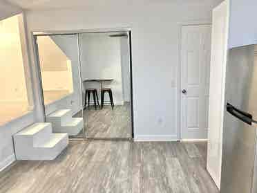PRIVATE UPSTAIRS SUITE IN TEMECULA
