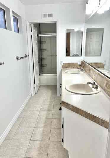 PRIVATE UPSTAIRS SUITE IN TEMECULA