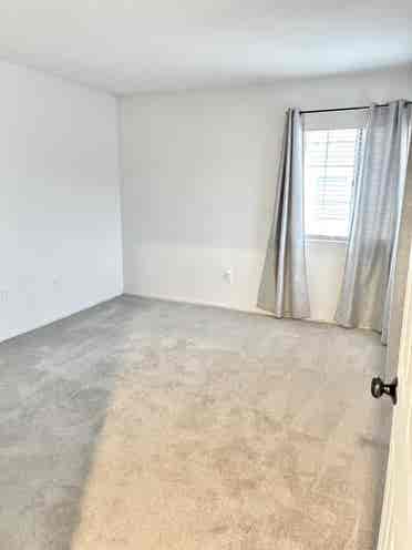 PRIVATE UPSTAIRS SUITE IN TEMECULA