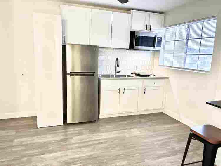 PRIVATE UPSTAIRS SUITE IN TEMECULA