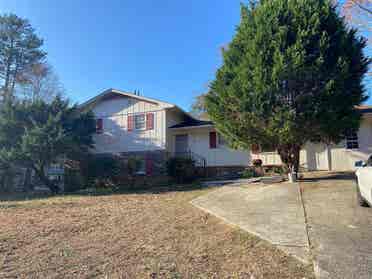 4 BR in Riverdale