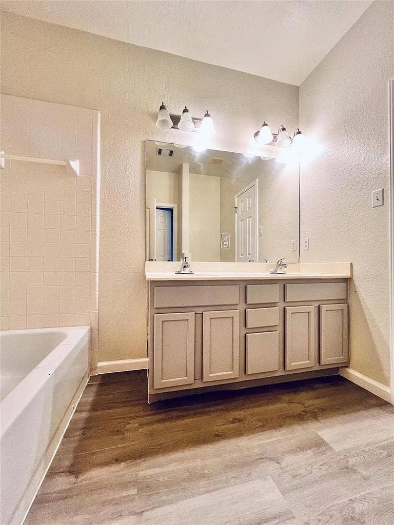 3 BR in Austin