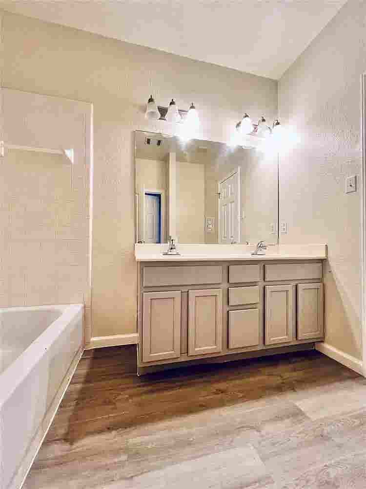 3 BR in Austin